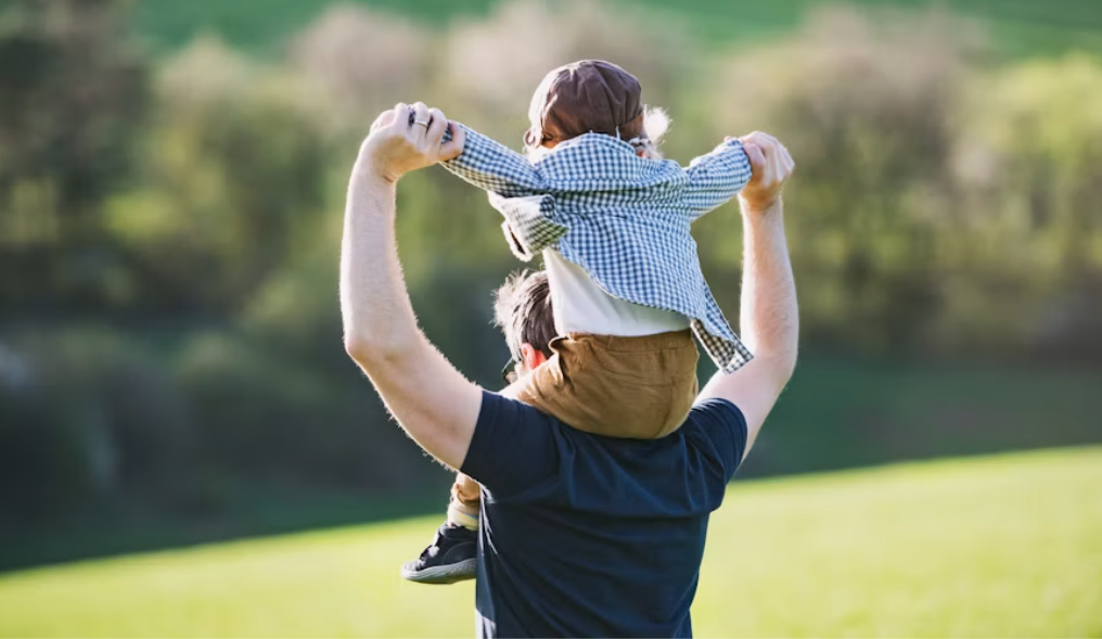Bukan Sekadar Pencari Nafkah, Ini 6 Peran Penting Ayah bagi Anak Perempuan